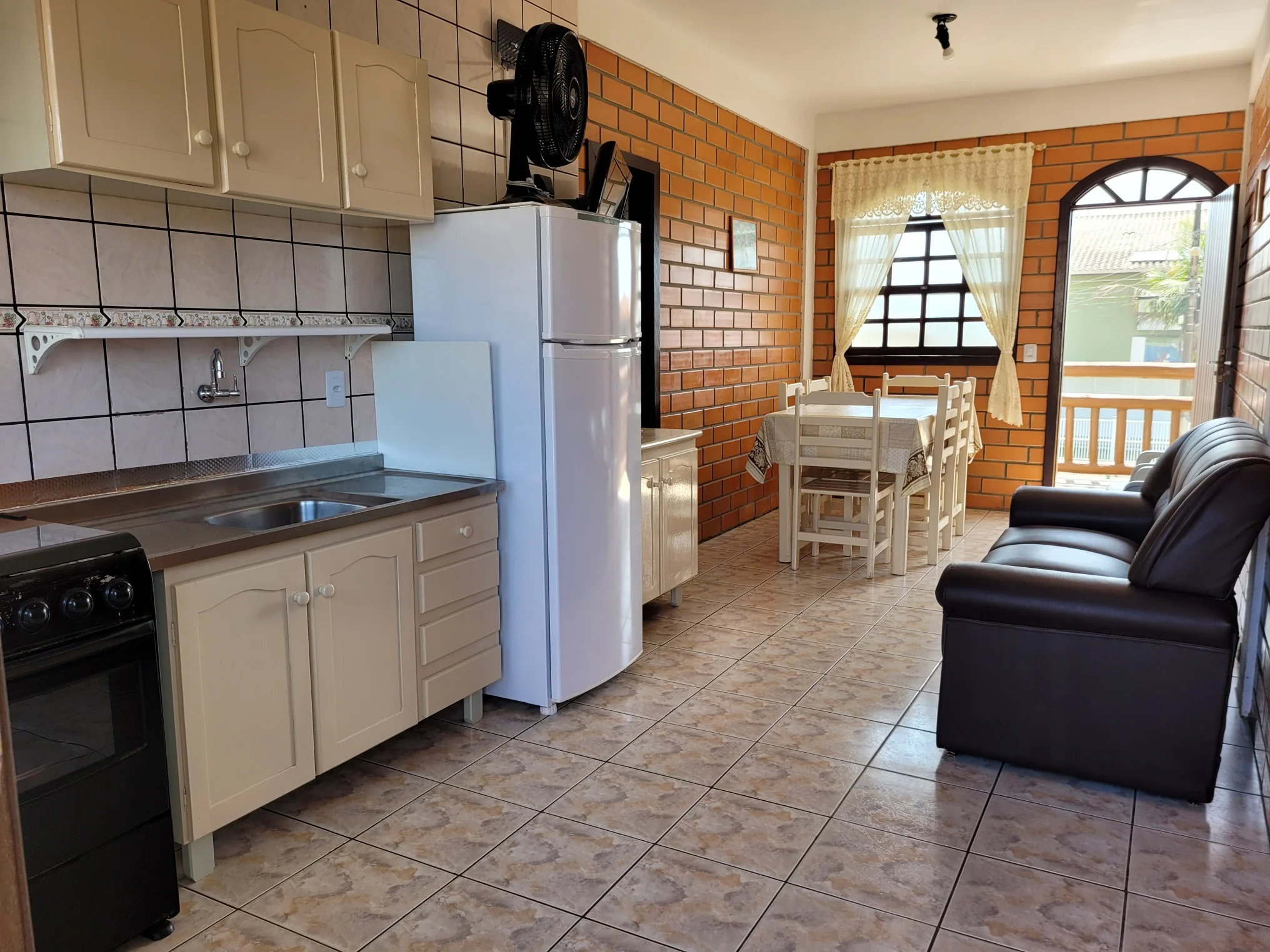 Sala do apartamento de 2 quartos no Residencial da Torre Itapoá SC