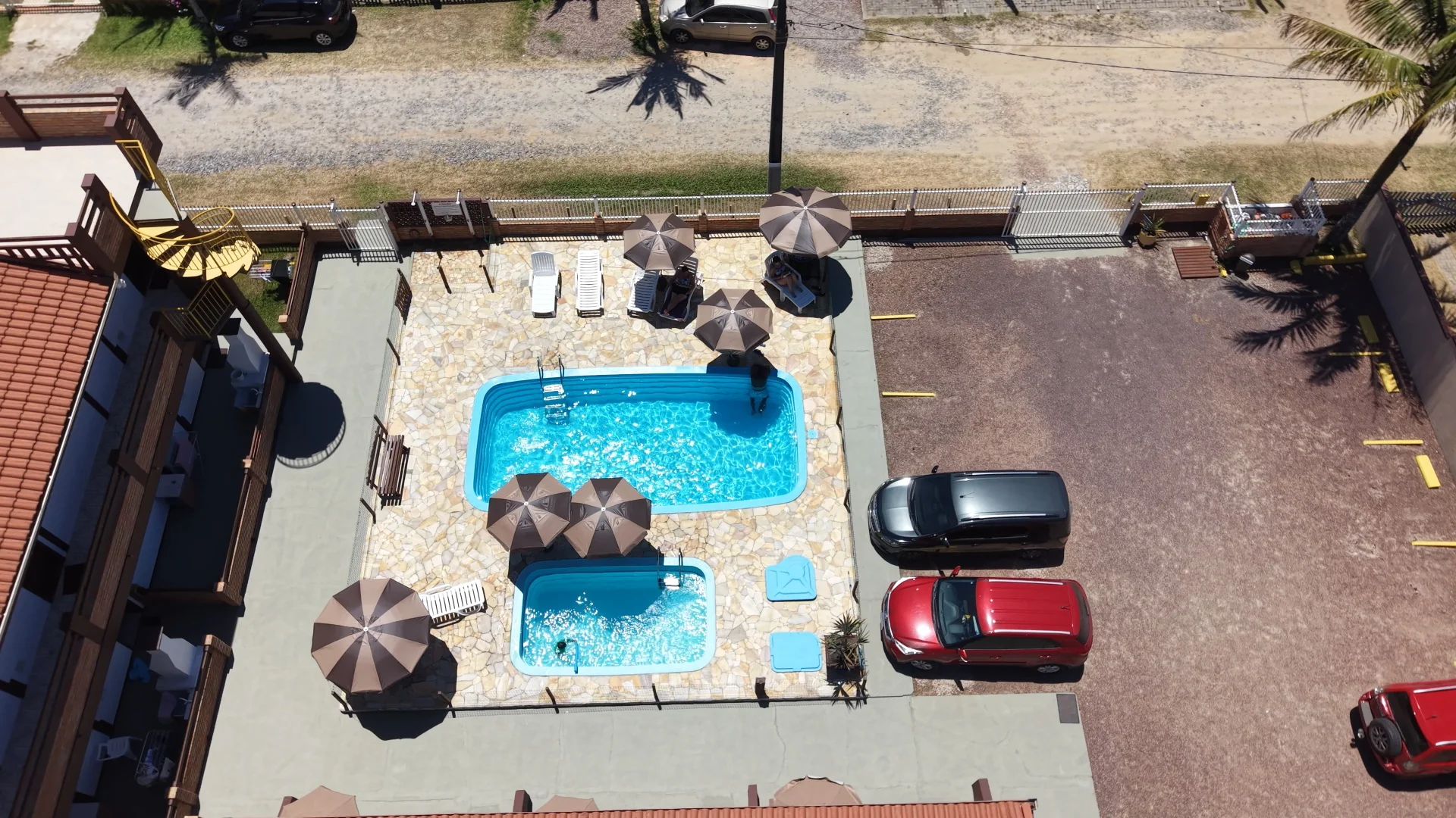 Apartamento mobiliado com cozinha completa no Residencial da Torre Itapoá